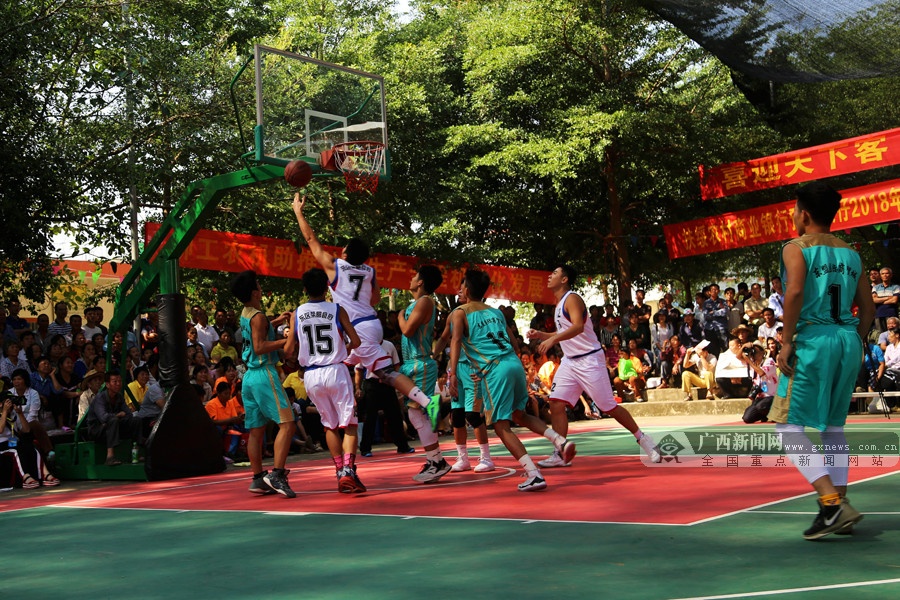 奥古斯托：蒂特是我经历过的最伟大教练，他能防守也能进攻（奥古斯托盛赞蒂特：生涯所遇最佳主帅，攻守俱佳）