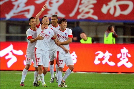 特朗普：我踢球的水平与C罗梅西差不太多，速度可能更快一点（特朗普称自己踢球水平与梅西C罗相仿，速度可能更快）