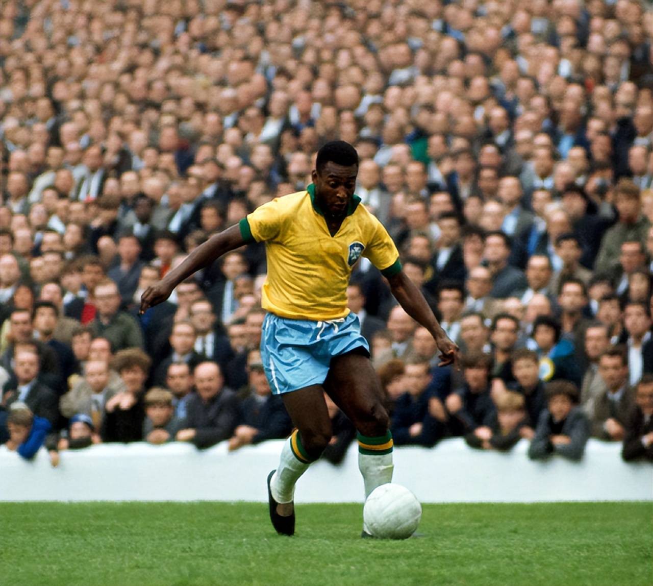 爱尔兰主帅：C罗只是一时冲动；球迷营造了难以置信的氛围（爱尔兰主帅谈C罗：只是一时冲动，盛赞球迷营造震撼氛围）