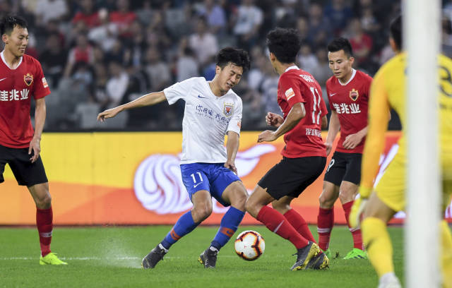 NBA：雄鹿客场大胜76人 字母哥30+12+10（NBA：雄鹿客场击溃76人，字母哥轰下30分12篮板10助攻）