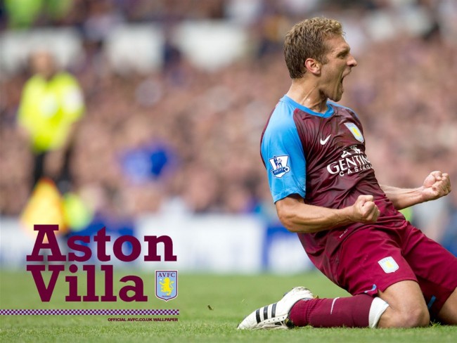 胡金秋溜底2分命中，广厦一波12-4扩大领先至18分（胡金秋底线突破取2分，广厦轰出12-4攻势将分差拉大至18分）