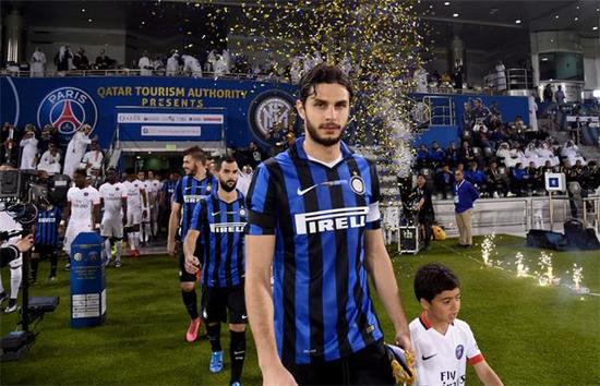 足球国足热身赛表现积极，主帅称进步肉眼可见（国足热身赛表现向好，主帅直言进步一目了然）