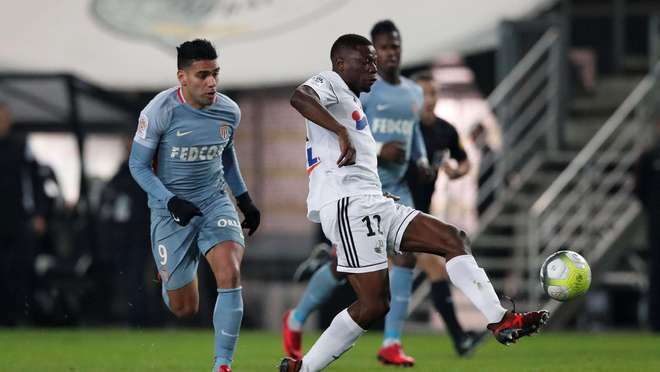 托蒂称赞穆里尼奥：绝对的顶级教练No.1，他为罗马带来冠军（托蒂盛赞穆里尼奥：世界第一的顶级主帅，已为罗马带回冠军）