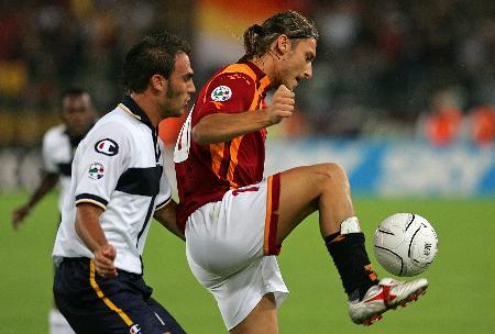 罗马诺：加纳乔与贝西克塔斯的转会传闻不实，他想留在英超（罗马诺：加纳乔不会加盟贝西克塔斯，愿继续在英超效力）