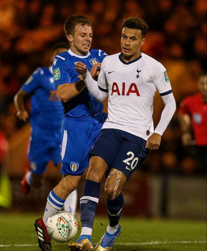 曼纳：尤文球衣为胜利而造，那不勒斯的球衣为梦想而造（曼纳：尤文战袍为胜而生，那不勒斯战袍为梦而生）