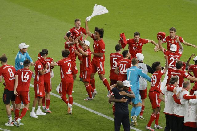 萨内蒂谈何塞普车祸事件：意外总是难免的，我们都会支持他（萨内蒂谈何塞普车祸：意外在所难免，大家都会支持他）