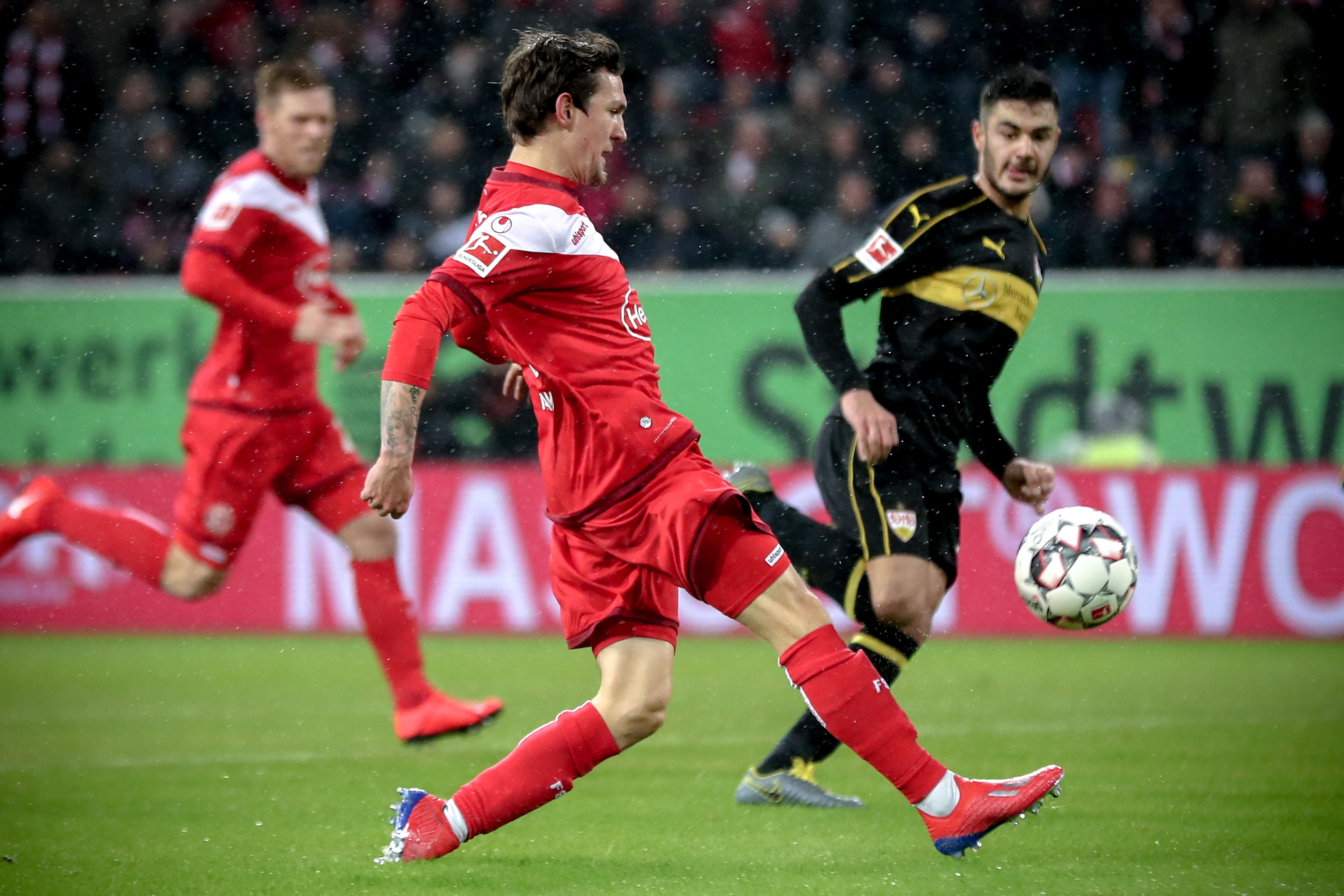 杜兰特关键时刻连得10分带队取胜（杜兰特最后时刻连砍10分，率队胜出）