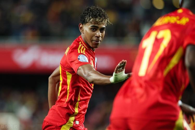 篮球CBA球队启用新训练馆，设备全面升级（CBA球队启用全新训练馆，设施全面焕新）