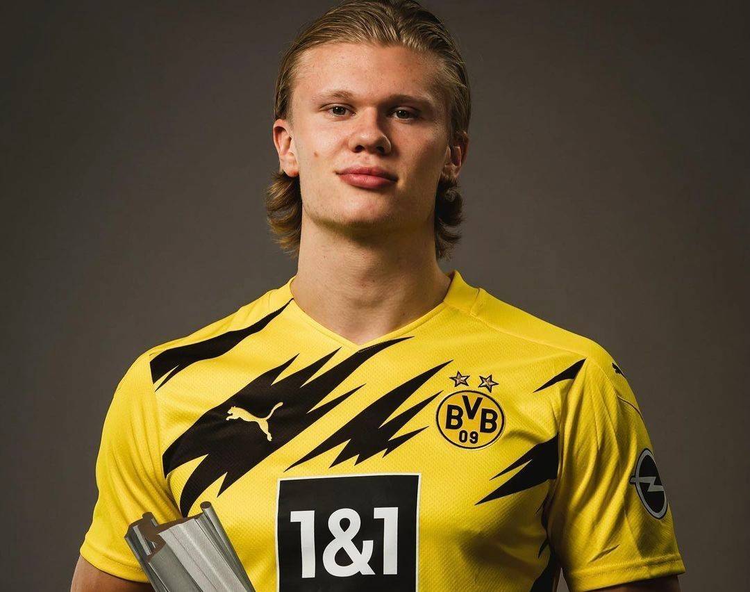 每体：库库离开巴萨因为不被信任，巴尔韦德当时看好米兰达（每体：因得不到信任库库选择告别巴萨，巴尔韦德昔日更青睐米兰达）