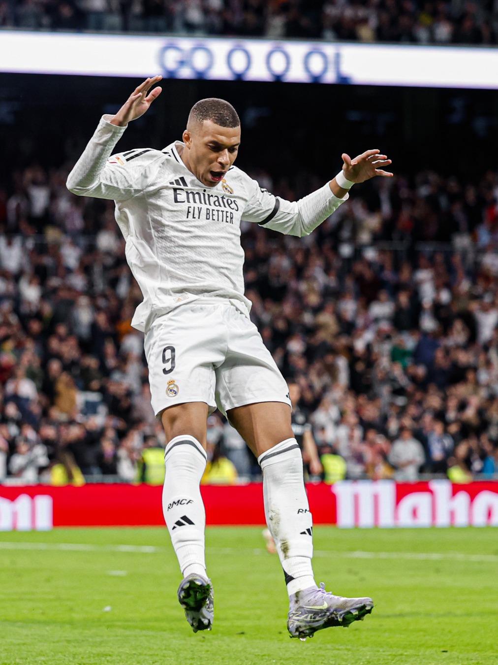 热火140-123大胜快船送其五连败 伦纳德36分哈登11分难救主（热火140-123击溃快船送其五连败 伦纳德36分、哈登11分仍难改败局）