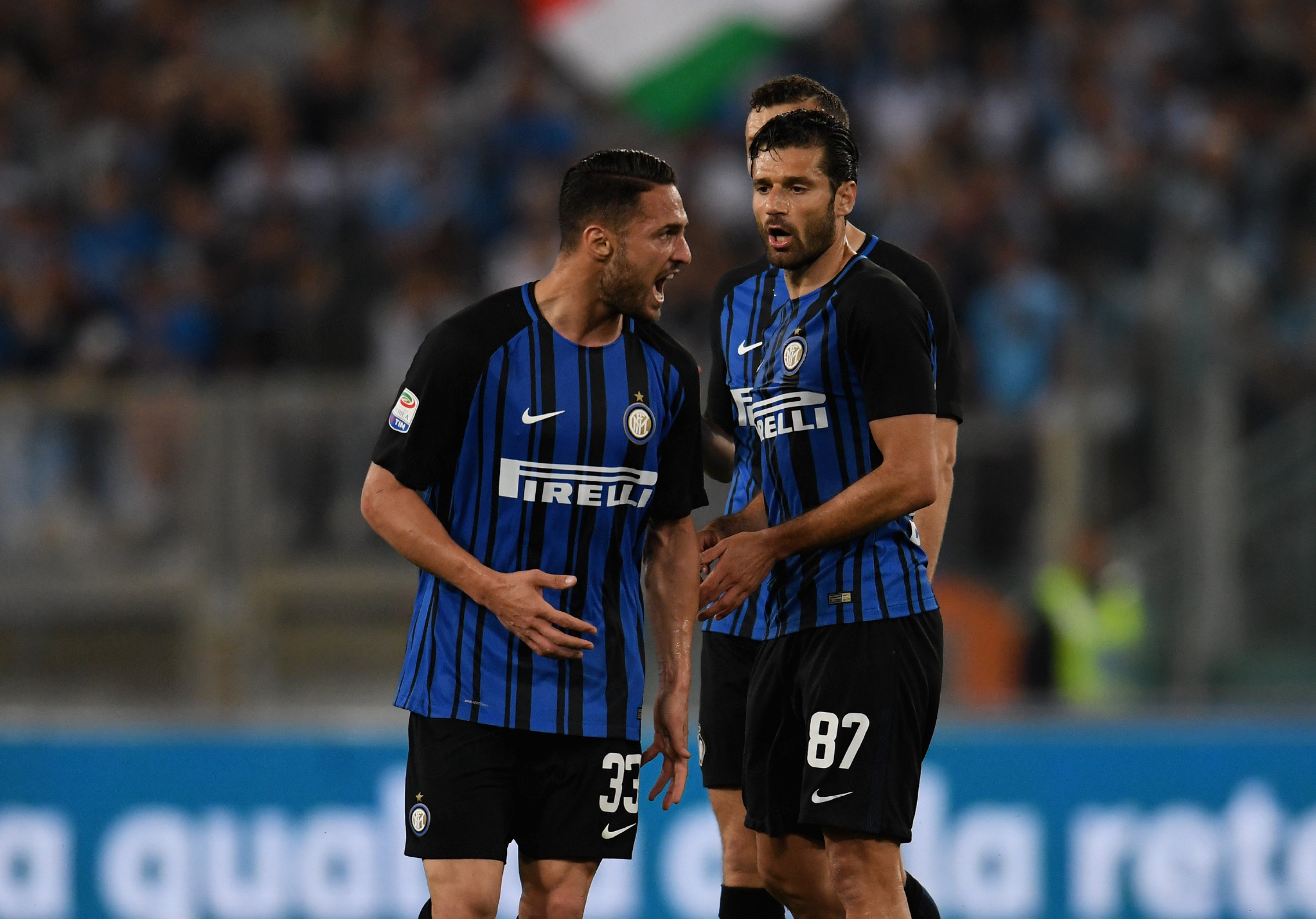 意甲半场：穆哈雷莫维奇传射，萨索洛暂2-1佛罗伦萨（意甲半场：穆哈雷莫维奇一传一射，萨索洛暂以2-1领先佛罗伦萨）